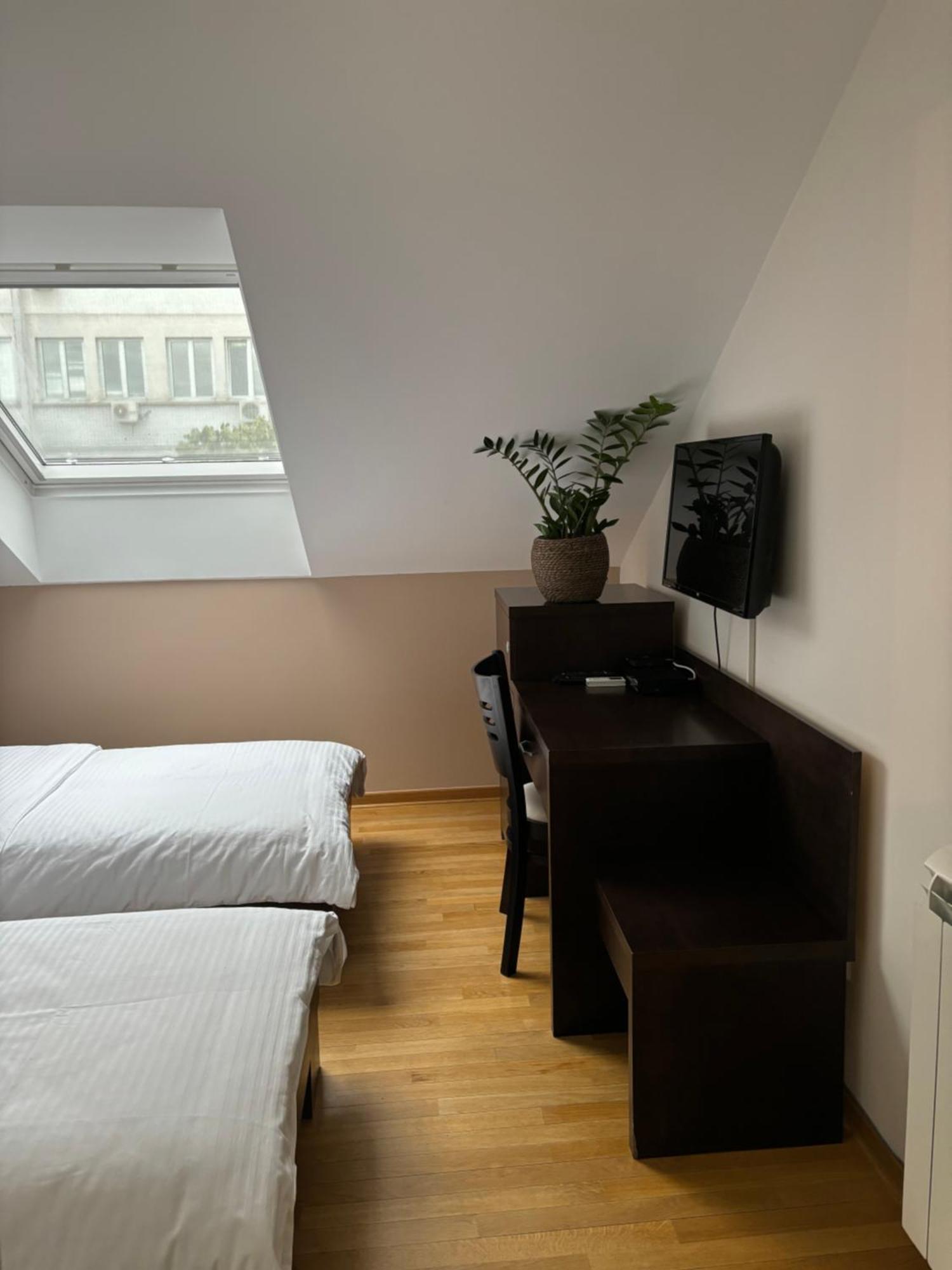 Atrium Bed & Breakfast Sremska Mitrovica Ngoại thất bức ảnh