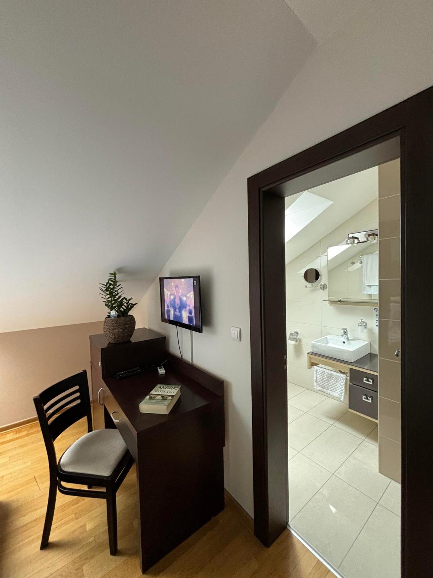 Atrium Bed & Breakfast Sremska Mitrovica Ngoại thất bức ảnh