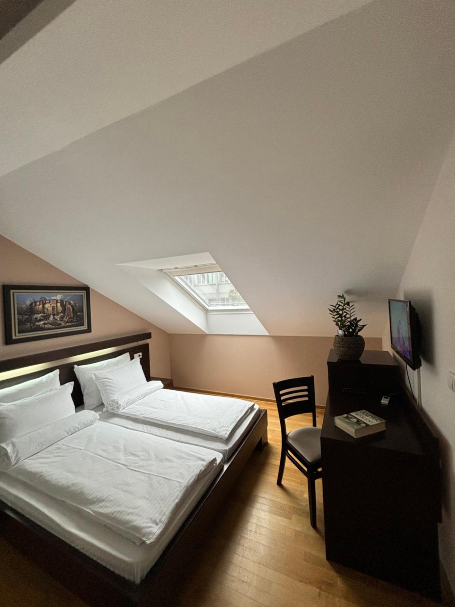 Atrium Bed & Breakfast Sremska Mitrovica Ngoại thất bức ảnh