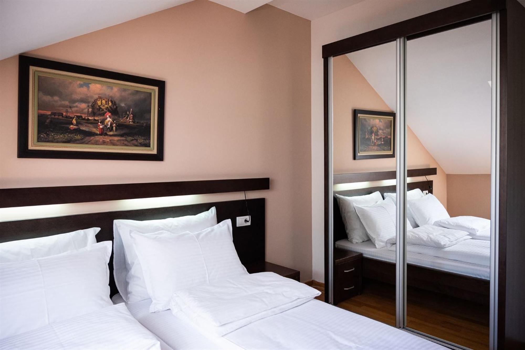 Atrium Bed & Breakfast Sremska Mitrovica Ngoại thất bức ảnh